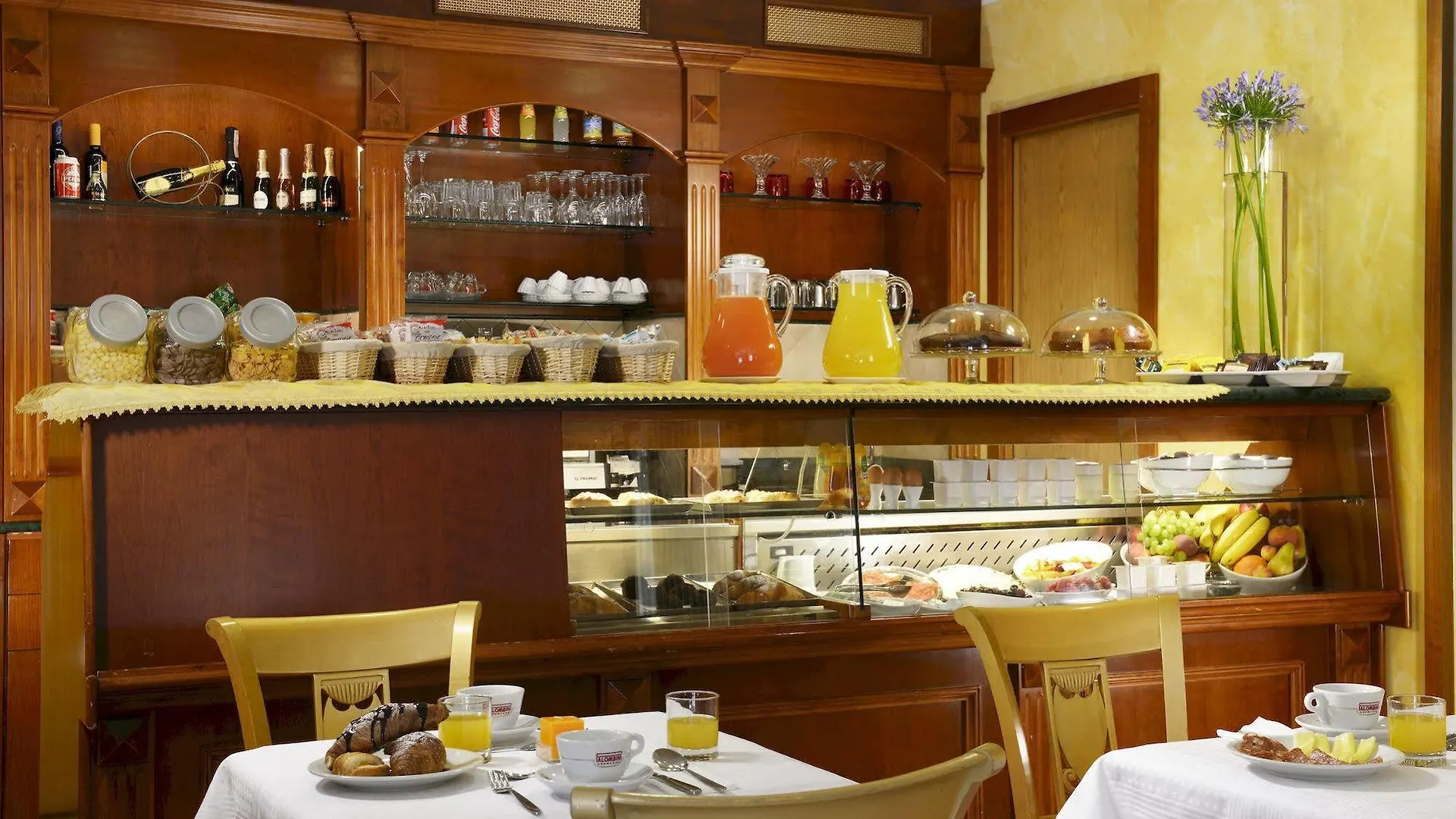 ***  Hotel Tuscolana Roma Italia